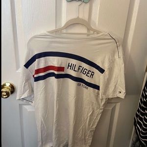 White Tommy Hilfiger t shirt
